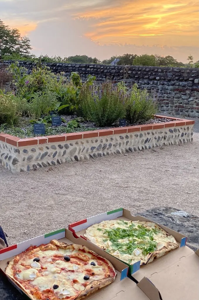 Noémie Lrc_Pizza Justine_Lescar_avis