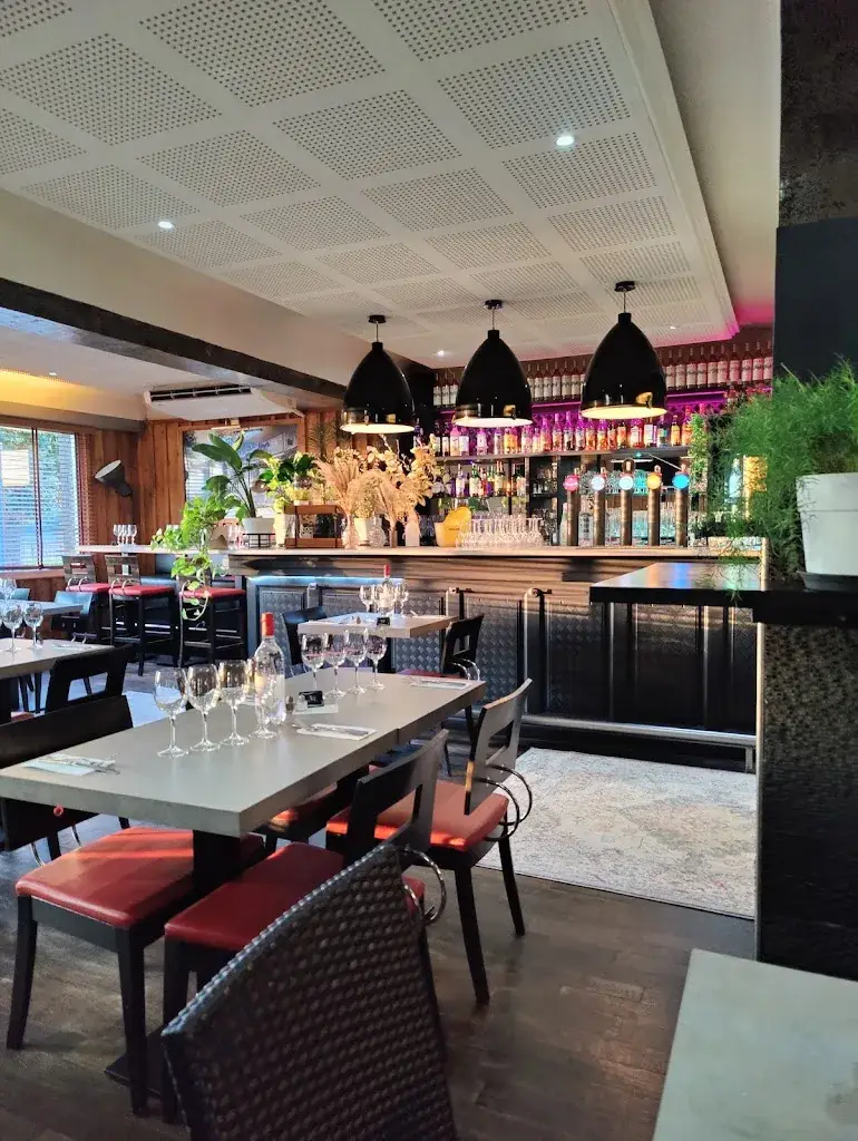 Elena Roberts_Bistrot La Belle Rose_Lormont_review