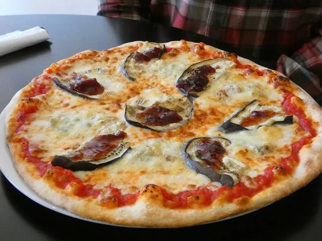 Theo Phanee_Pizzeria L'ossau glouton_Louvie-Juzon_review