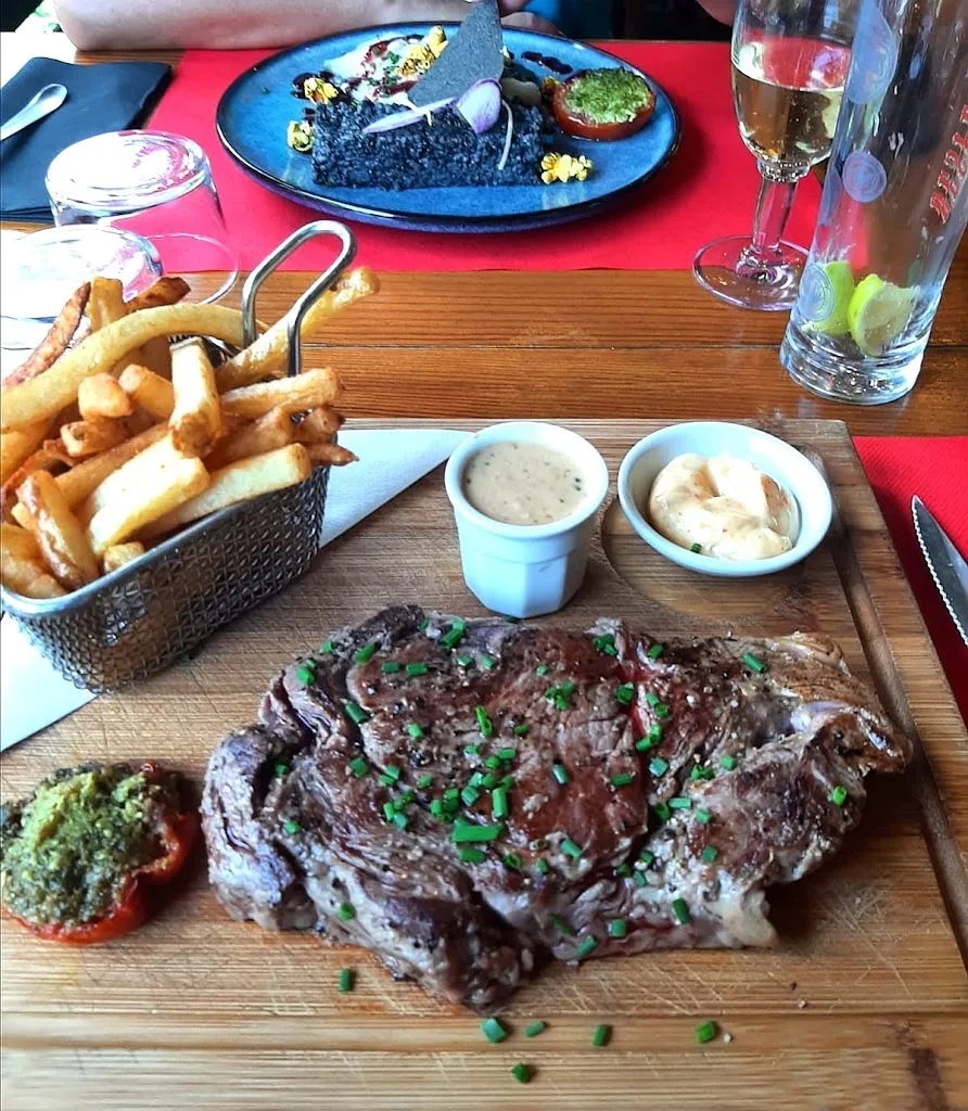 L' ART H bar licence 4 et restaurant tradionnel_Lit-et-Mixe_slider_image_2