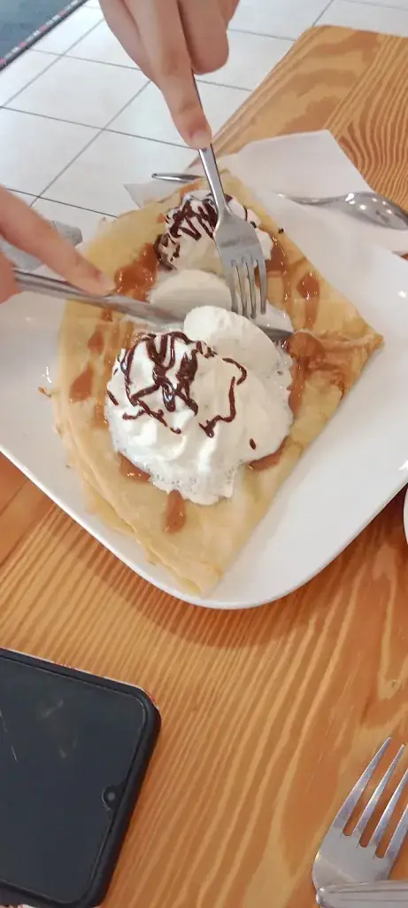 Mafalda Lalalala_LE GLASSY glacier creperie_Lit-et-Mixe_avis