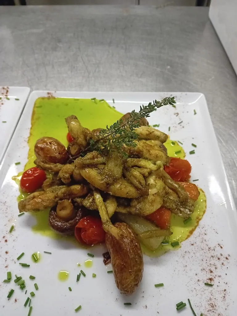 Bar Restaurant Les Chenes_Saint-Julien-en-Born_slider_image_2