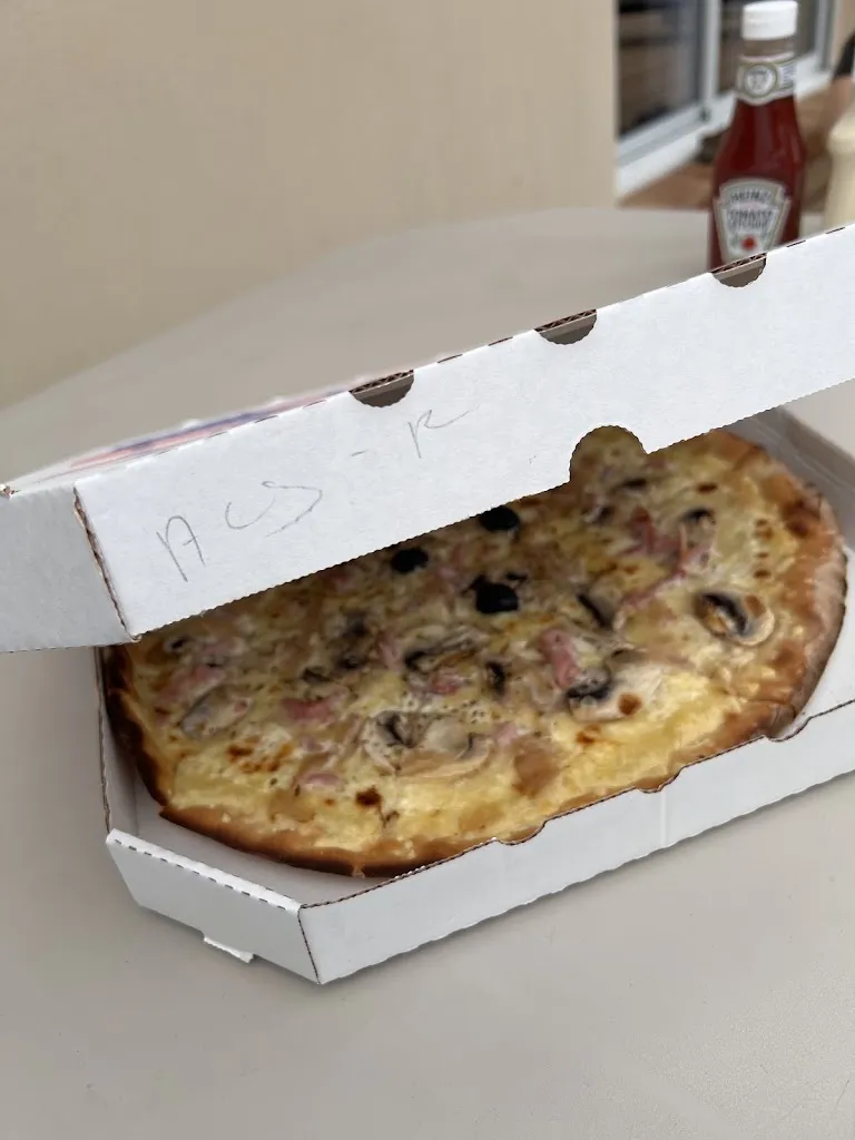 Saulius Cerniauskas_FLORIDA PIZZA, cuite au feu de bois A EMPORTER_Saint-Julien-en-Born_review