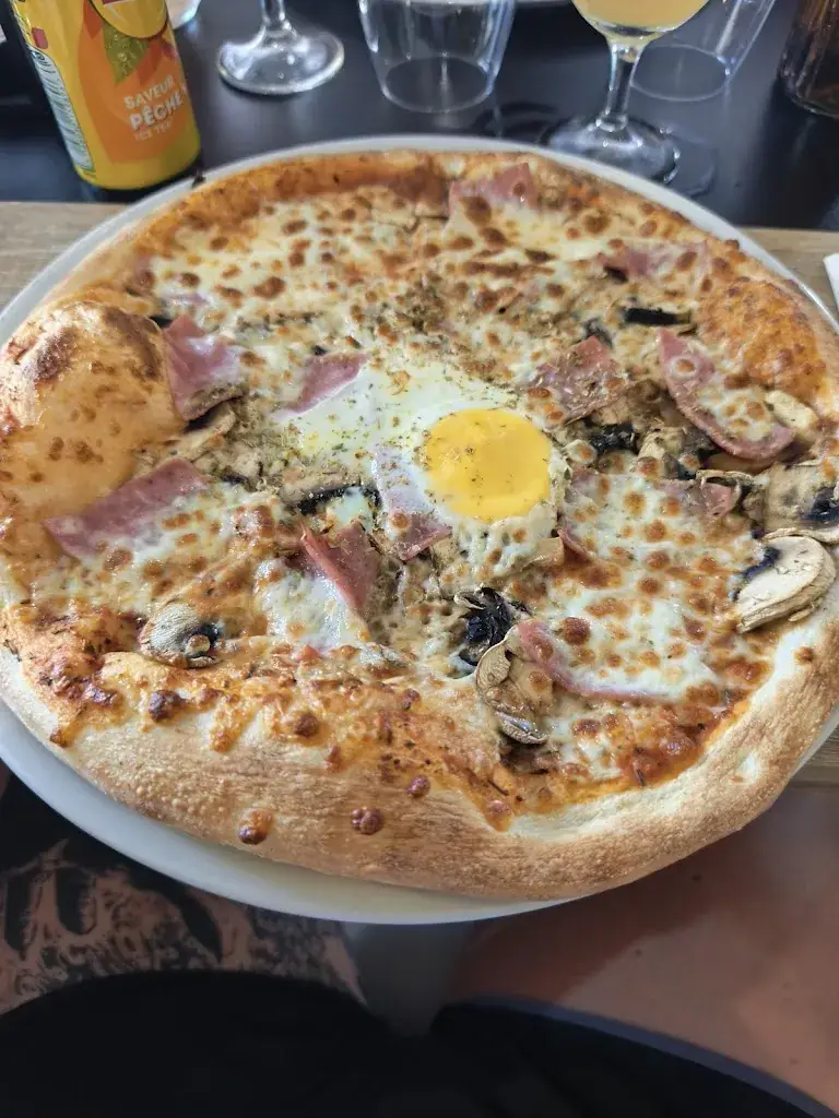 Thibaud Peter_Pizz And Burger_Lit-et-Mixe_review