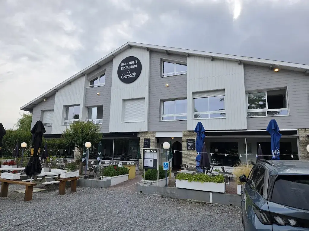 Markus Schott_La Canotte Hôtel Bar Restaurant_Saint-Julien-en-Born_review