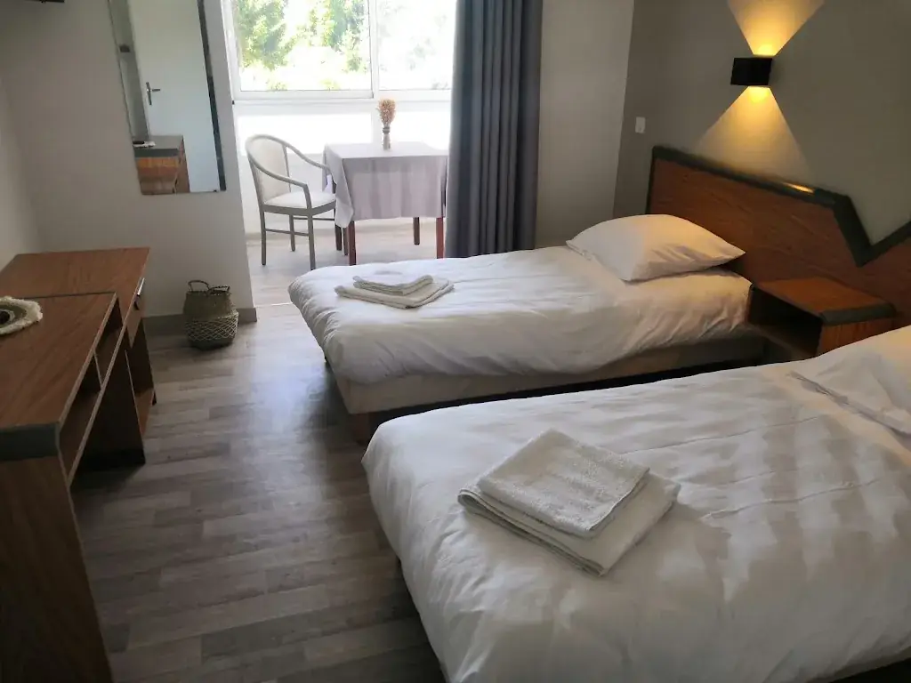 La Canotte Hôtel Bar Restaurant_Saint-Julien-en-Born_slider_image_2