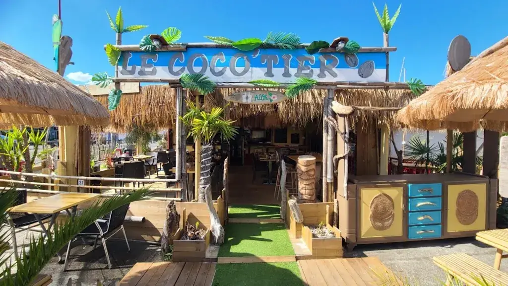 Le Coco'tier restaurant in Saint-Julien-en-Born