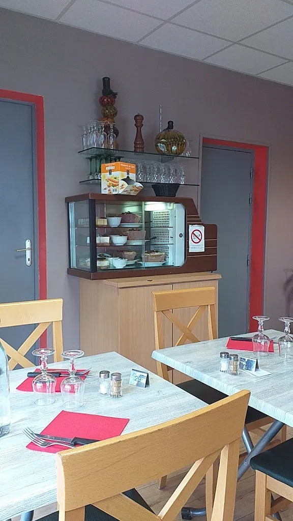 Judith Bariac_L'As Station_Loudun_reseña