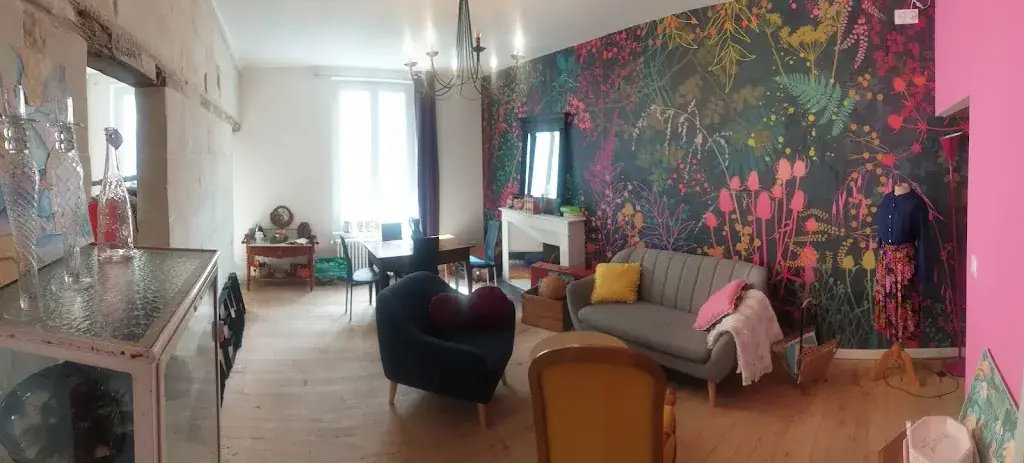 Caroline Featherstonhaugh_Pourquoi pas_Loudun_review