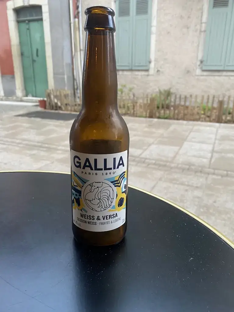 Rebecca Roberts_Le Bar'Thou_Oloron-Sainte-Marie_recensione