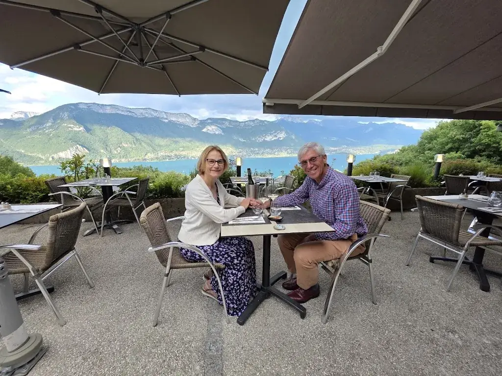 Joanne Downing_Les Terrasses du Lac_Annecy_review