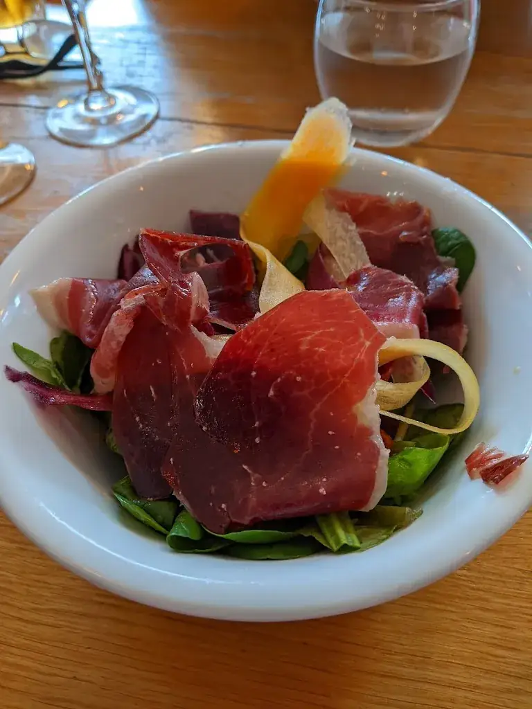 SANDRA HORWOOD_Le Temps des Cerises_Lussac-les-Châteaux_review