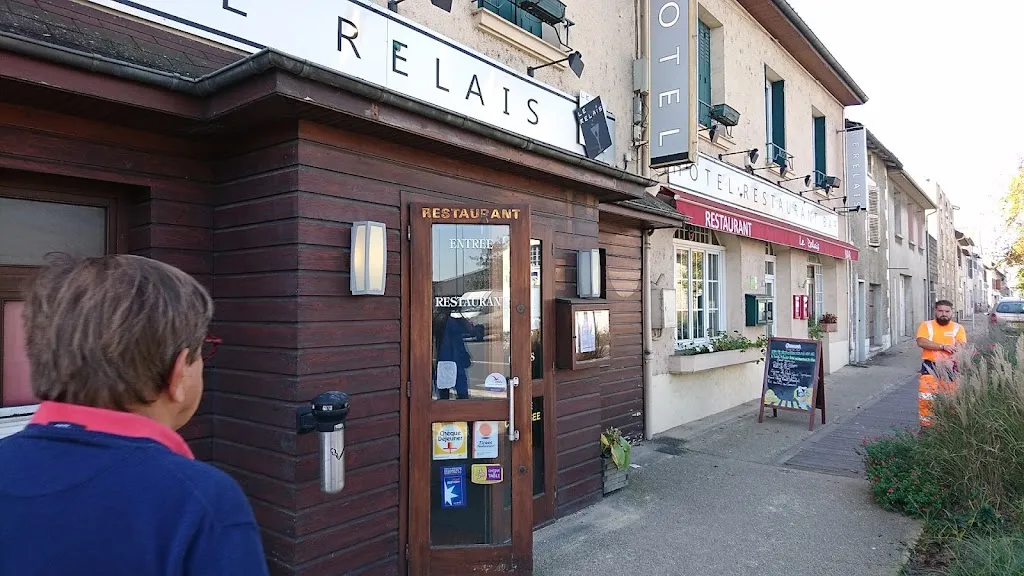 Le Relais_Lussac-les-Châteaux_slider_image_1