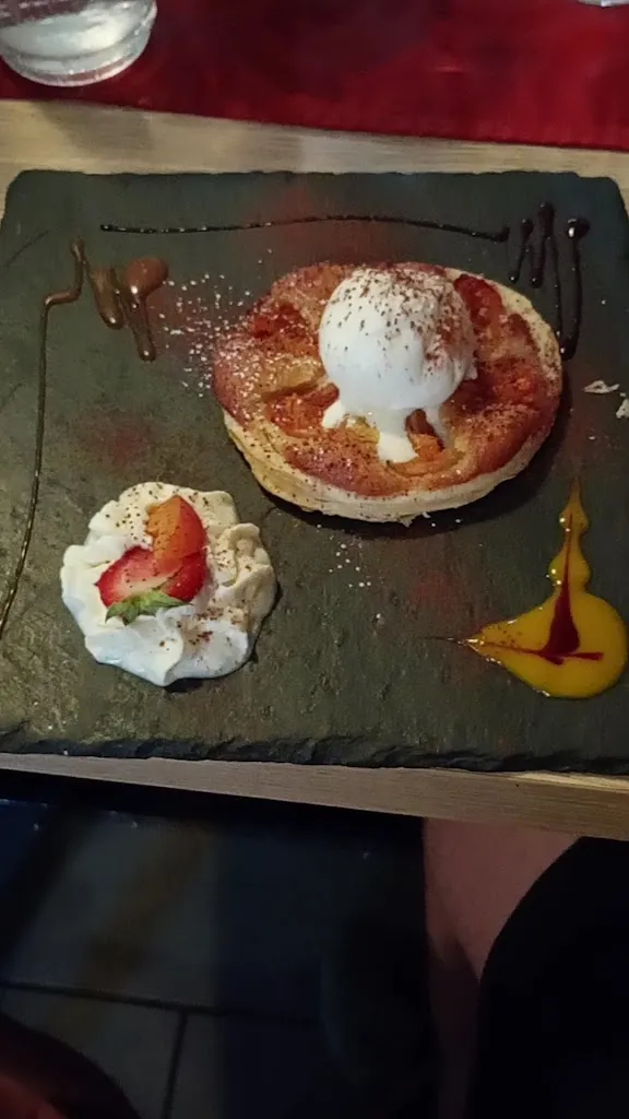 Le Relais_Lussac-les-Châteaux_slider_image_2