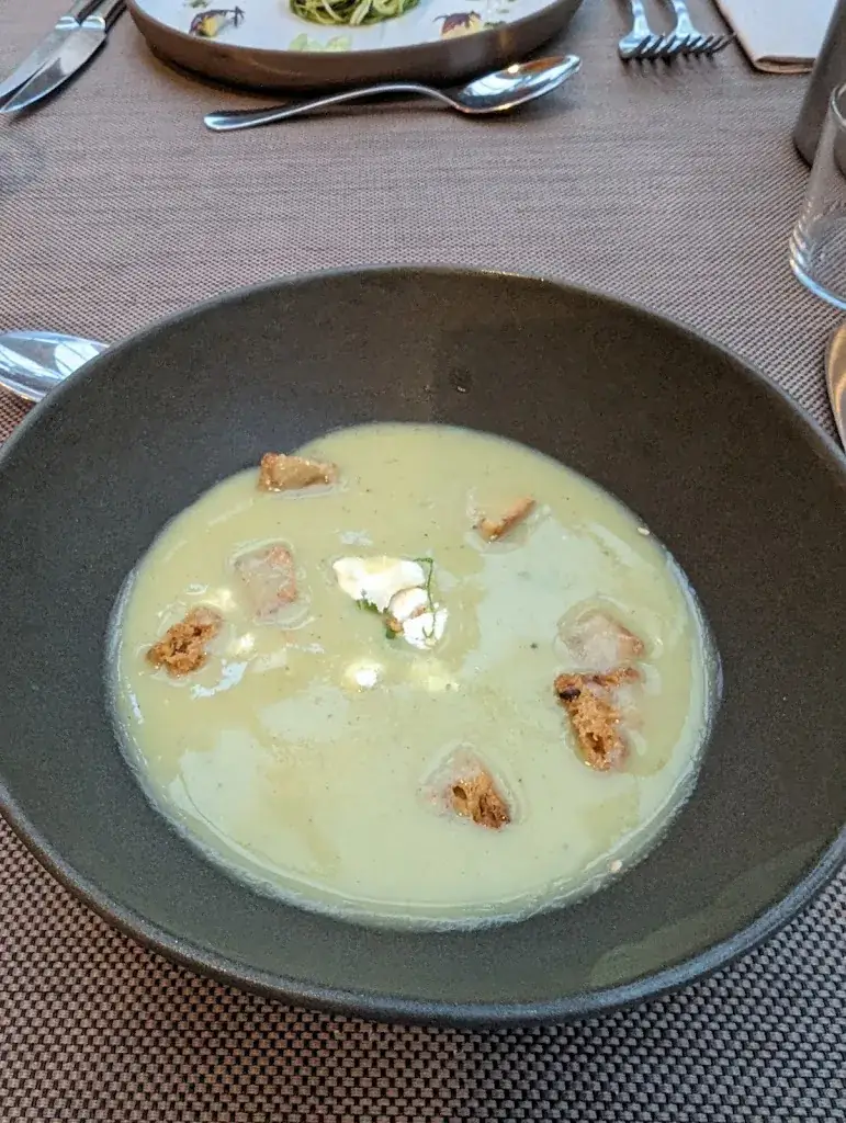 Paul Lavin_Hôtel Les Orangeries_Lussac-les-Châteaux_recensione