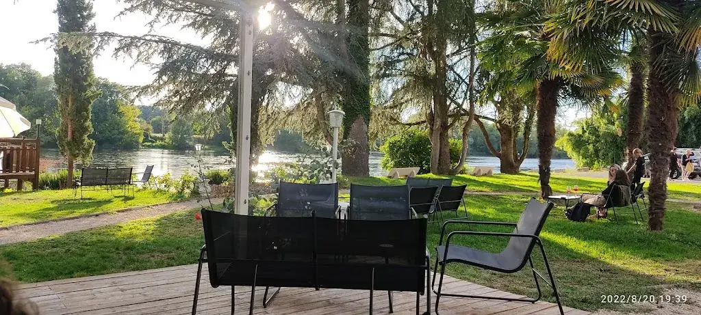 La Cascade ristorante a Civaux