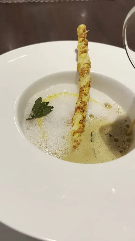 UTM Educational Restaurant_望廈山_slider_image_2