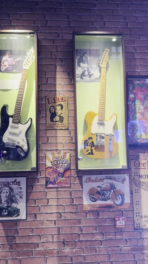 Clive G_The Roadhouse Macau 澳門路屋_Macao_Bewertung