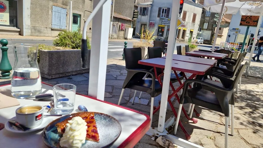 Joyce Good_Brasserie La Licorne_Magnac-Laval_review