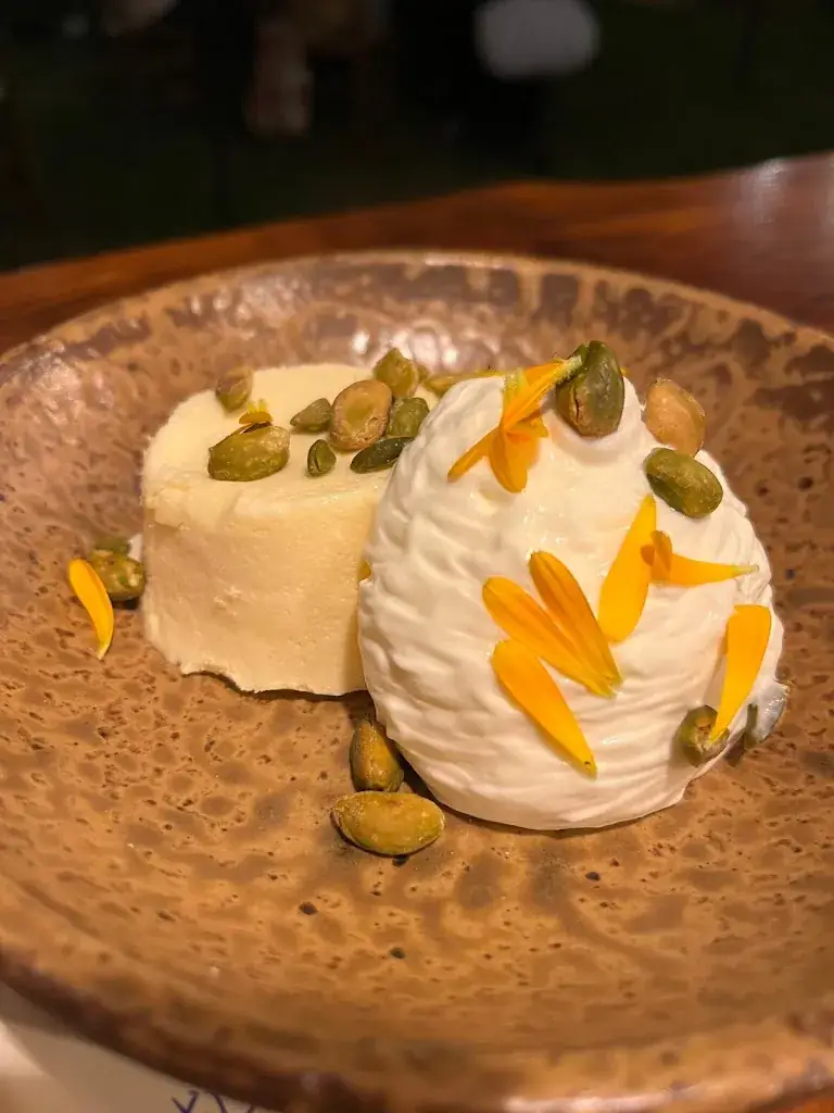 Ferme de Garance_Magnac-Laval_slider_image_2