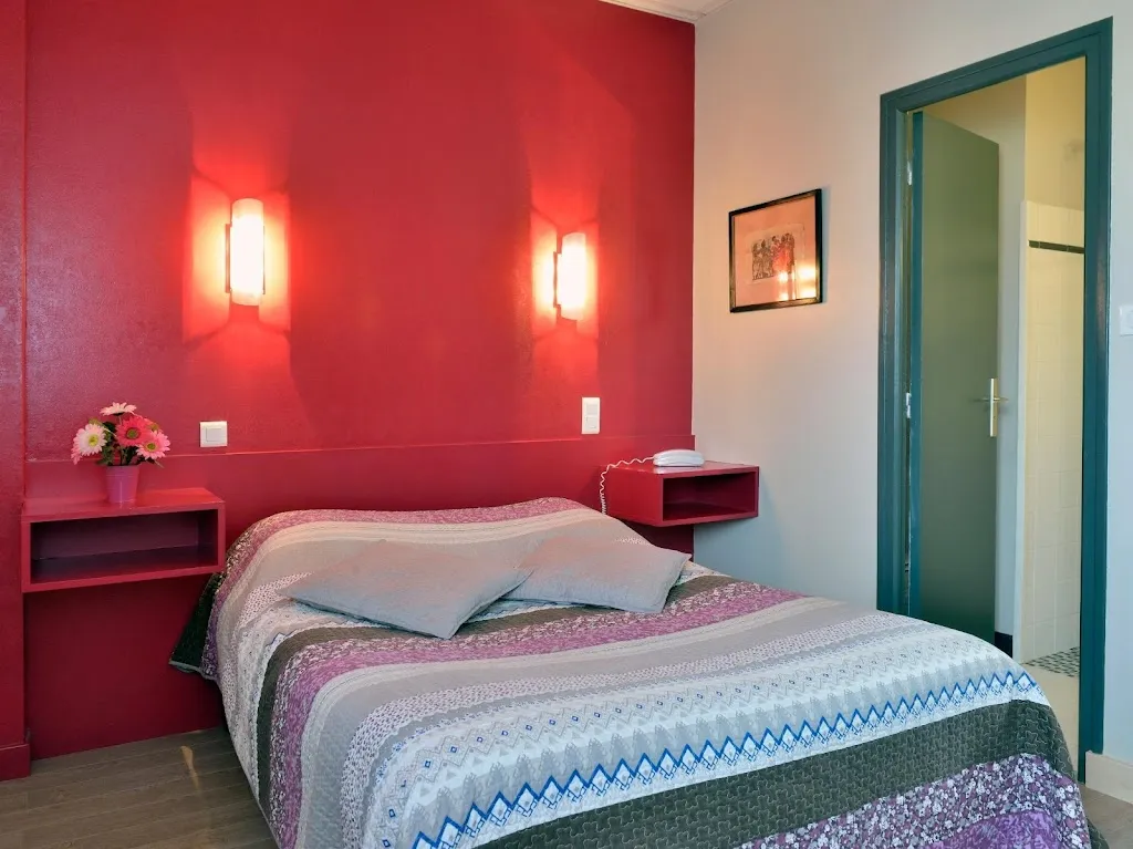 Logis Auberge des Vieux Chênes_Malemort_slider_image_2