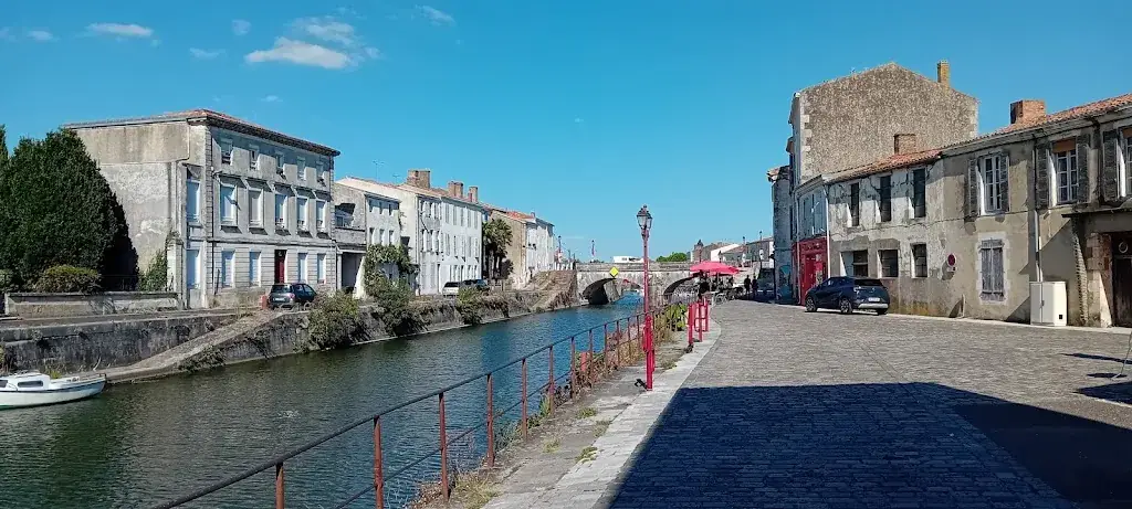 la rozell de marans_Marans_slider_image_2