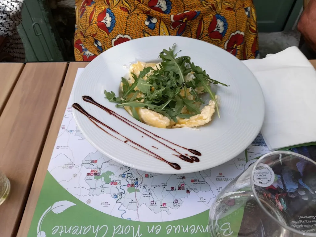 Lianne Steer_La Belle Etoile_Mansle-les-Fontaines_review