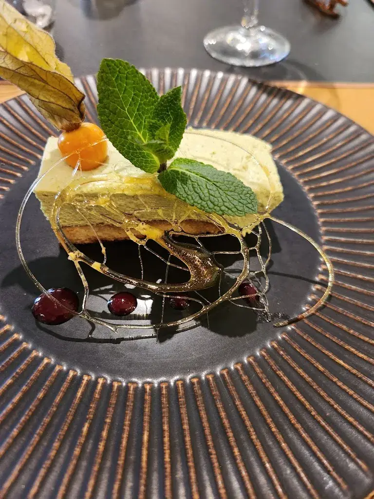 Roger Knights_Restaurant Le Cheval Blanc_Luxé_review