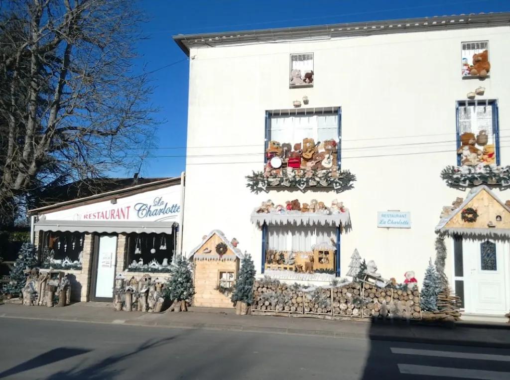 Restaurant la Charlotte_Aunac-sur-Charente_slider_image_1