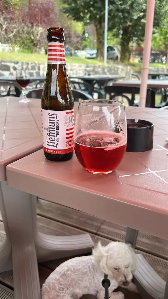 Kaylisa Fox_Les Pieds Dans L'eau_Marcillac-la-Croisille_review