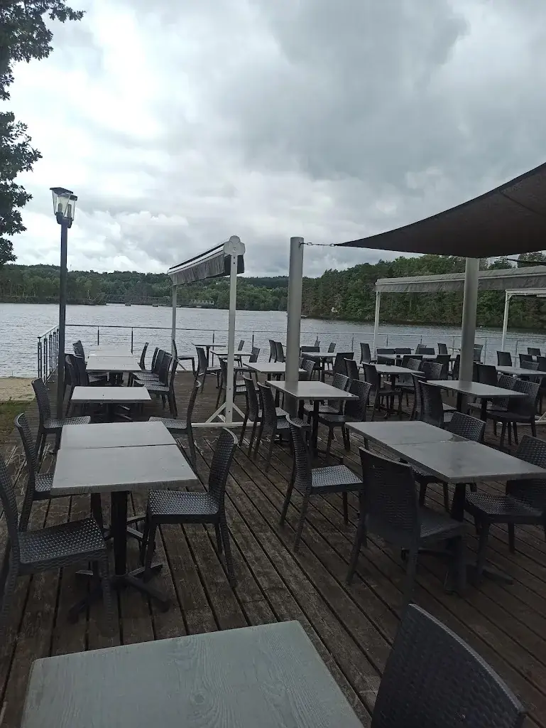 Les Pieds Dans L'eau_Marcillac-la-Croisille_slider_image_1