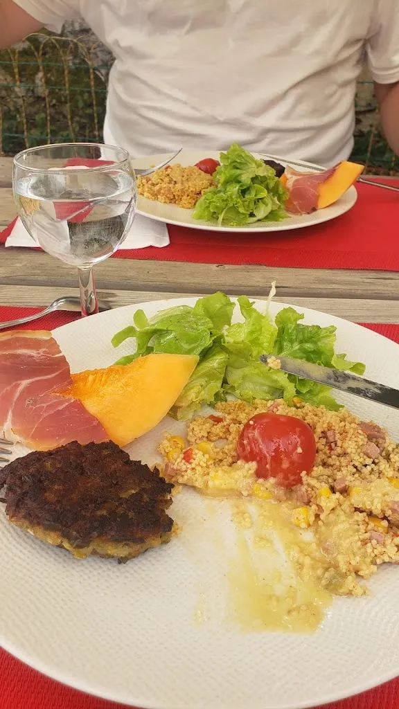 Maïté FARDEL_Bar Tabac Restaurant Le Marcillac_Espalion_review