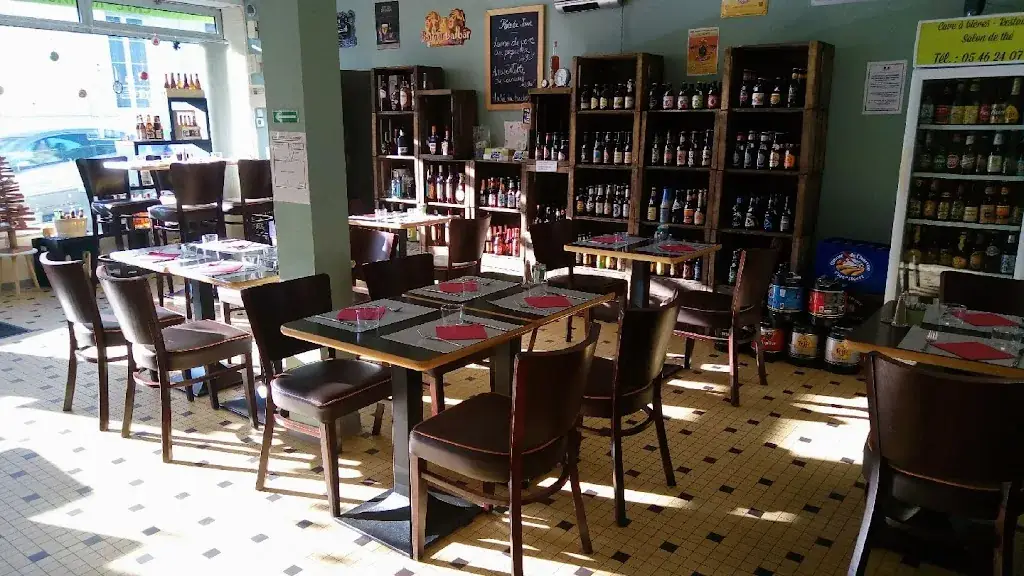 Les Fleurs Du Malt restaurant in Matha