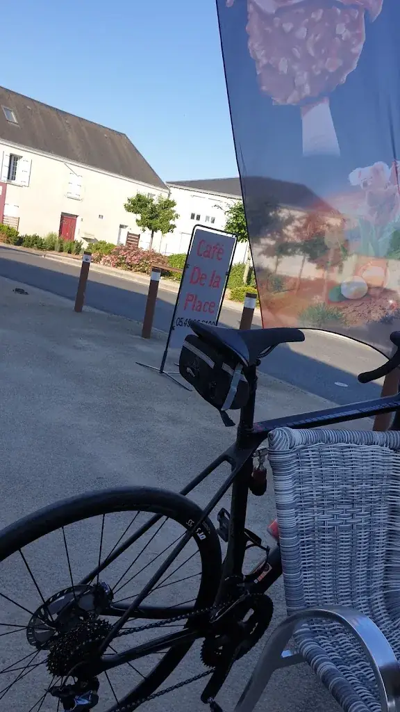 Café De La Place_Thouars_slider_image_3