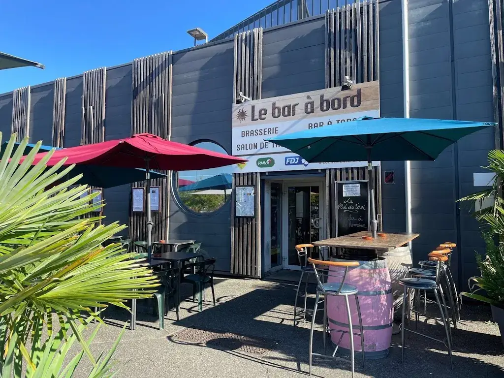 Le Bistrot Bar à Bord restaurant in Mazères-Lezons