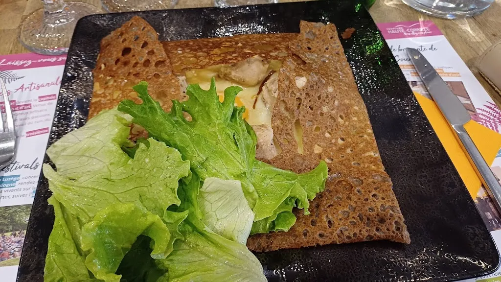 kiki christou_crêperie Le Beffroi_Meymac_review