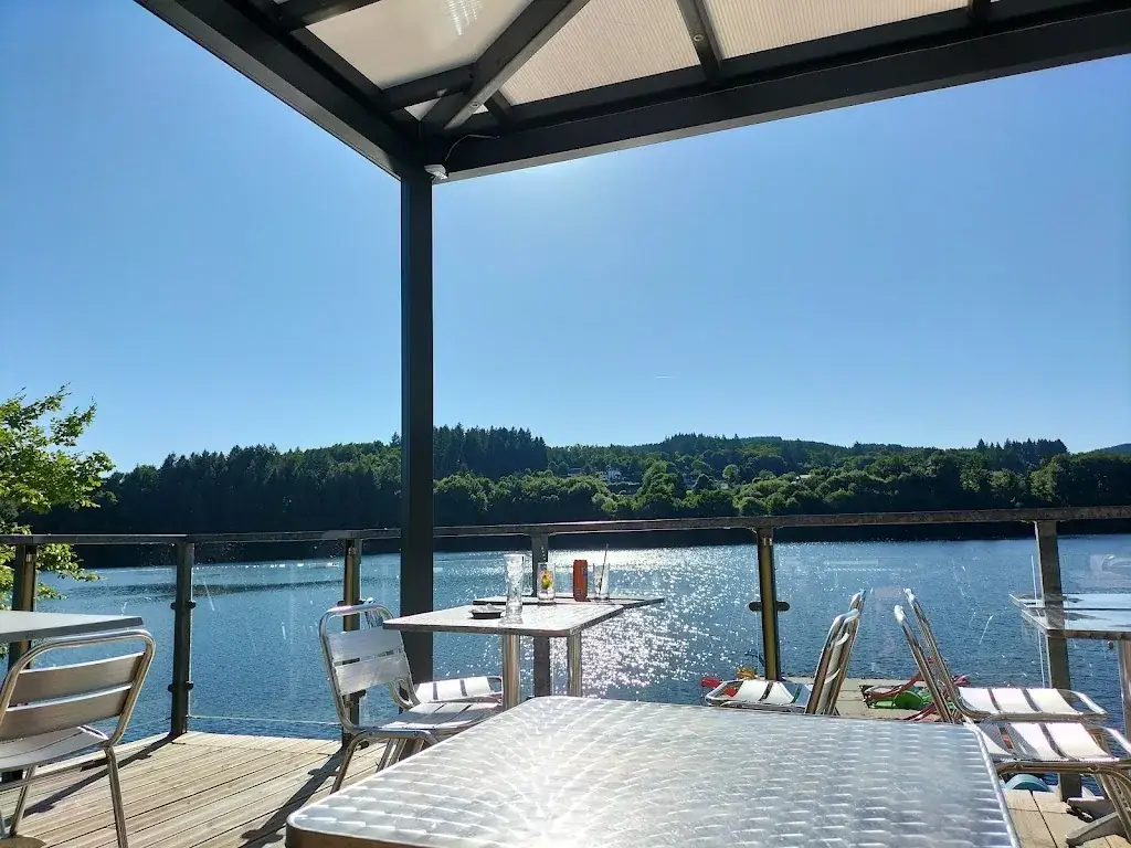 La cabane du Sèchemailles restaurante en Ambrugeat
