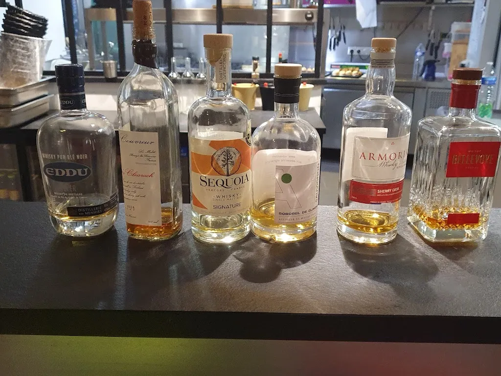 Jean-Paul GUILLEMOT_Cave restaurant Le Bateau Ivre_Migné-Auxances_review