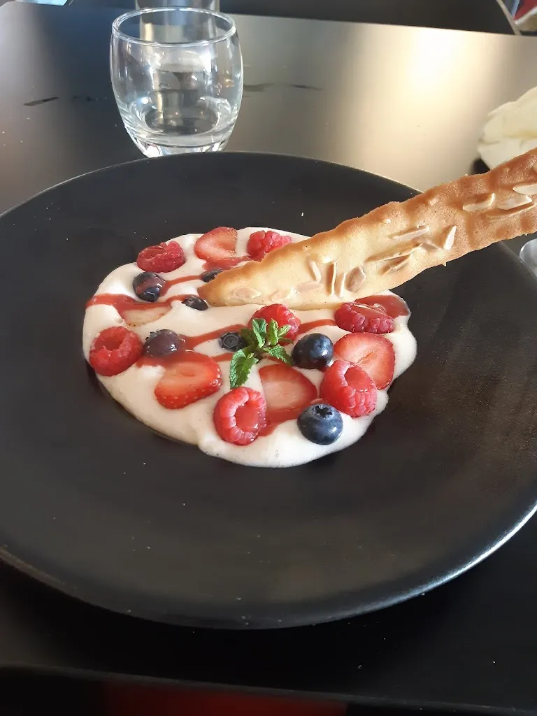 Romain Lucas_Cave restaurant Le Bateau Ivre_Migné-Auxances_review