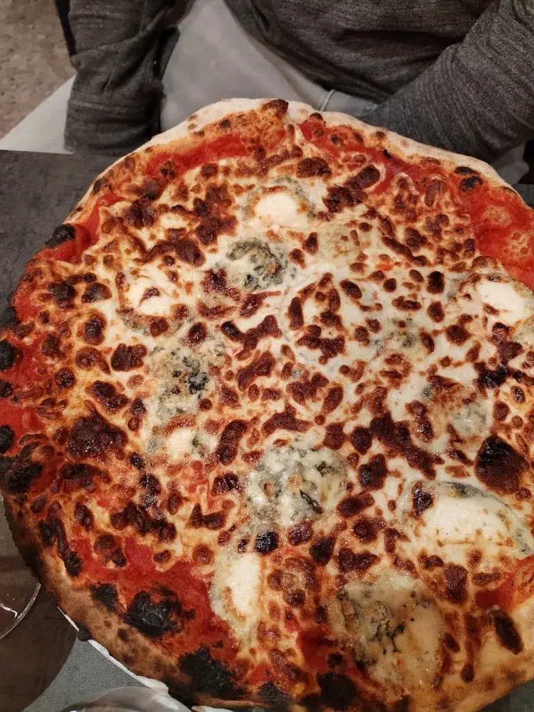 Emilie Martin_L'Annexe Pizzas Burgers Rhumerie Migné-Auxances_Migné-Auxances_review