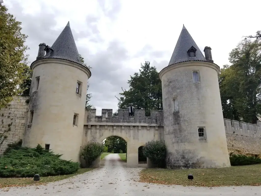 Michael Polyak_Château de Mirambeau_Mirambeau_review