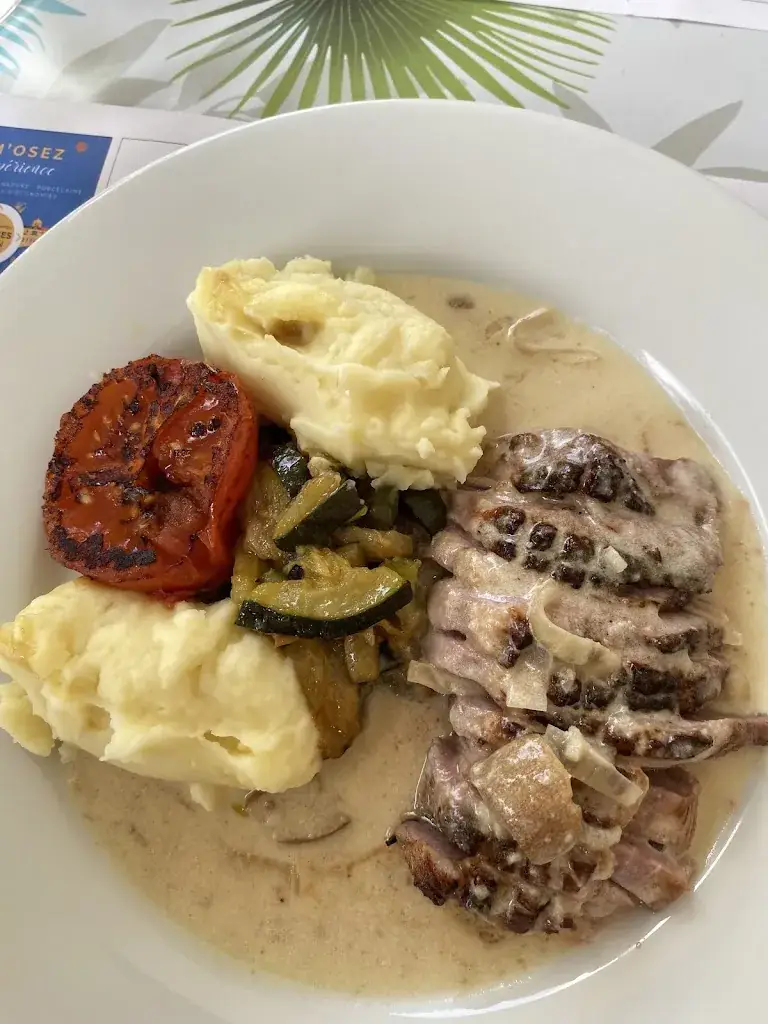 Auberge des Bastides_Saint-Pardoux-Isaac_slider_image_3