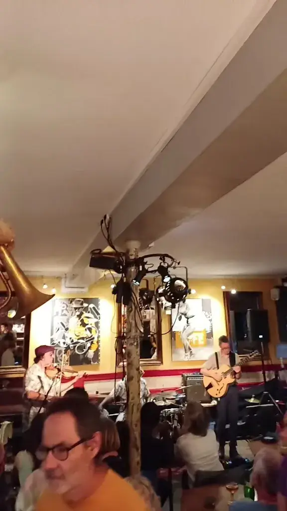 Le Café du Boulevard_Melle_slider_image_2