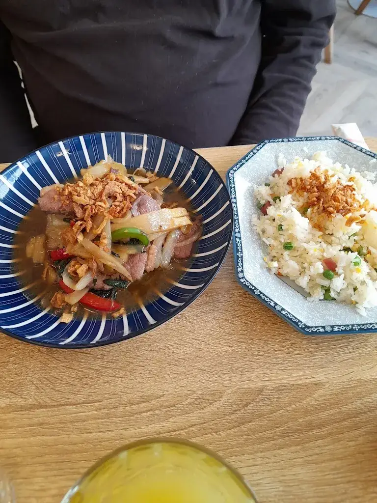 Arlene Stenhouse_Le Vietnam_Melle_review