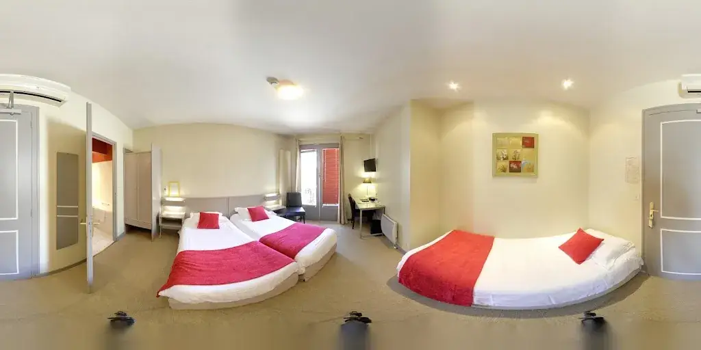 Logis Hôtel les Glycines restaurant in Melle