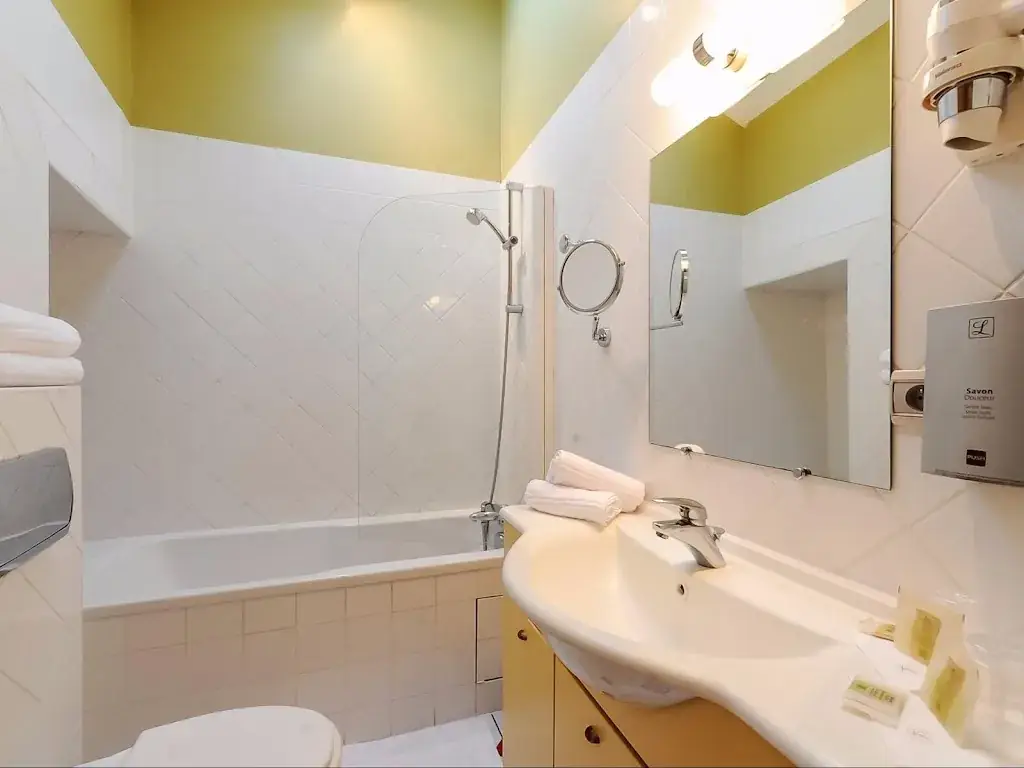 Logis Hôtel les Glycines_Melle_slider_image_2