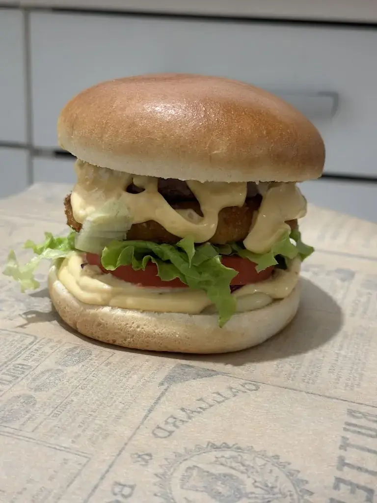 Bouff’ chez moi restaurant in Mirebeau