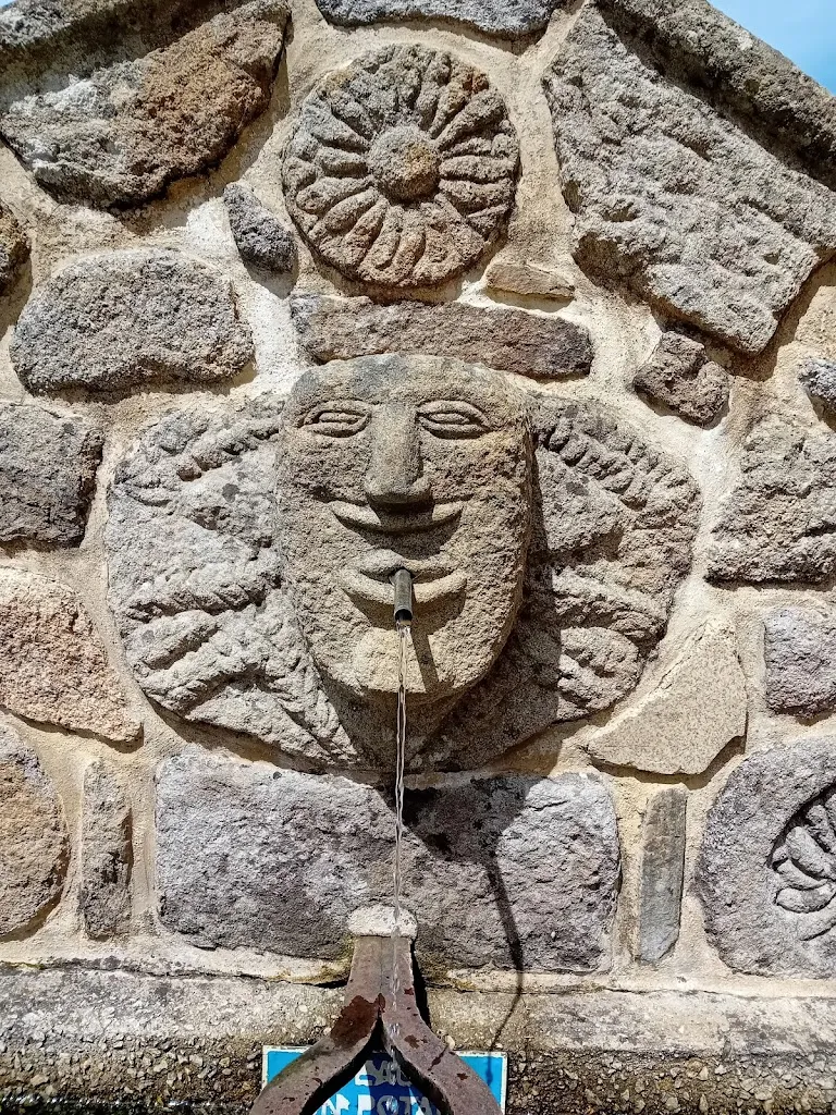 Stuart James_The Castle of Val_Lanobre_review