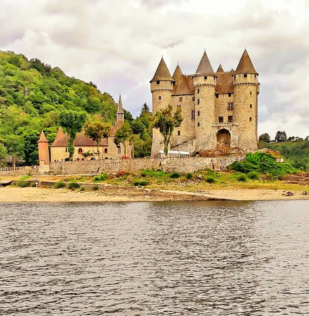 The Castle of Val_Lanobre_slider_image_3