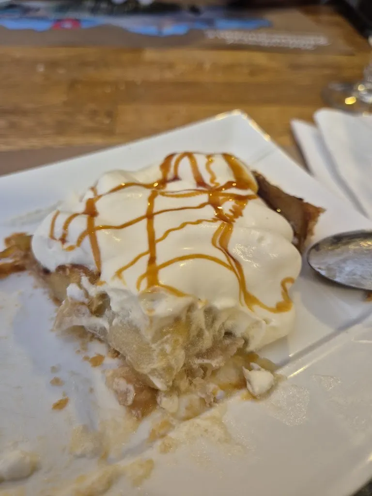 Cris Panizo_Les Remparts_Moncontour_review